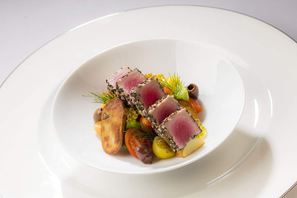 Salade Niçoise und Thunfisch-Snack - Gastronomieservice Private Flüge Bijoux Catering
